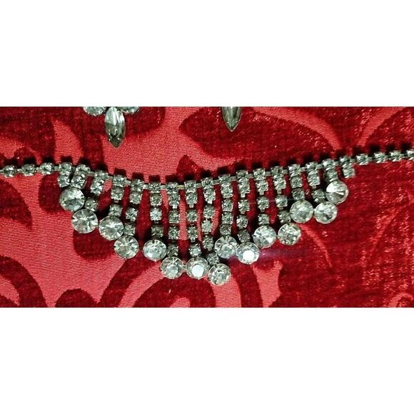 Vintage unsigned rhinestone necklace and matching earrings - Picture 2 of 4